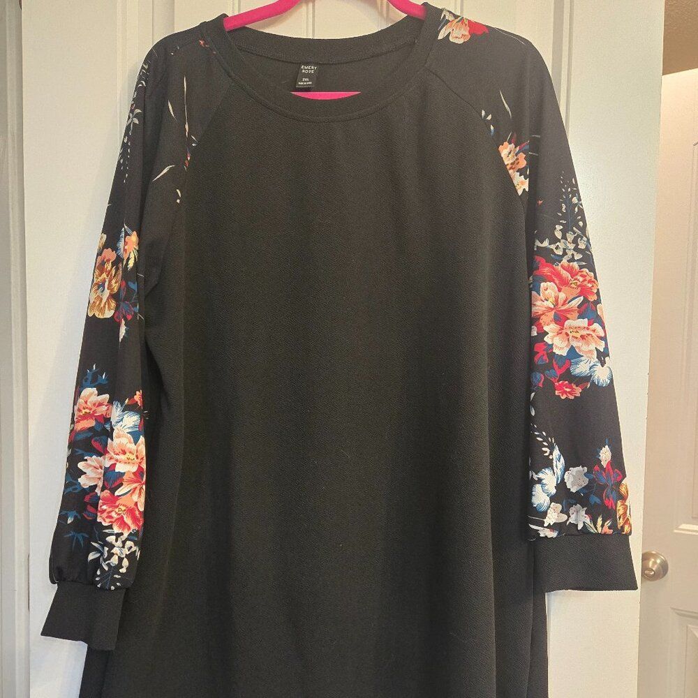 Black with floral sleeves dress by Emery Rose size 2XL